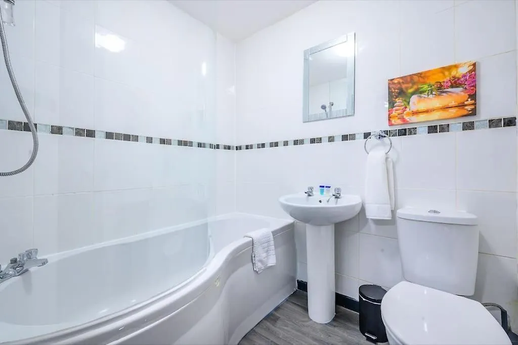 Апартаменты -F5Gh- For Relaxed & Cosy Stay, Free Parking, Wifi Лидс